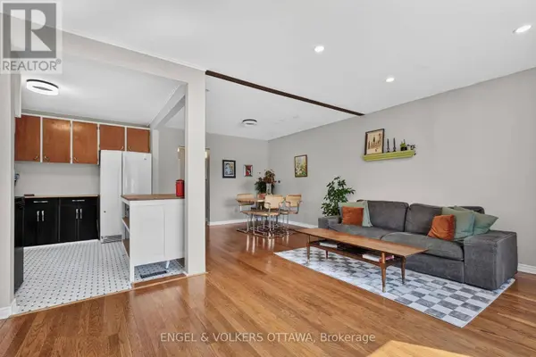 793 TROJAN AVENUE, Ottawa, ON K1K2P6
