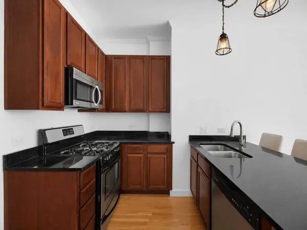 1949 N Whipple ST #1, Chicago, IL 60647