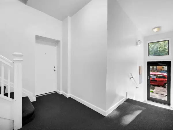 1949 N Whipple ST #1, Chicago, IL 60647