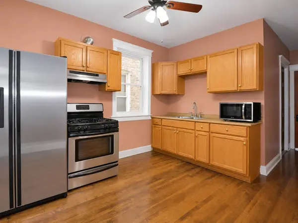 2719 W Belmont AVE #1, Chicago, IL 60618
