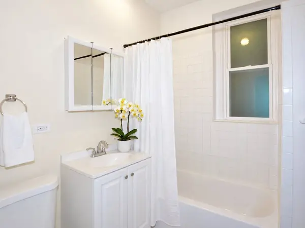 2719 W Belmont AVE #G, Chicago, IL 60618