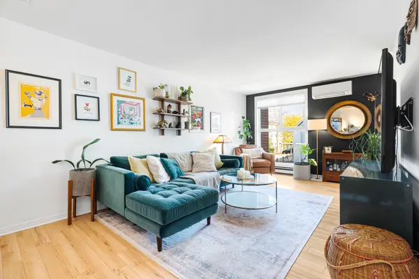 4 Omeara St #3, Ottawa, ON K1Y 4T1