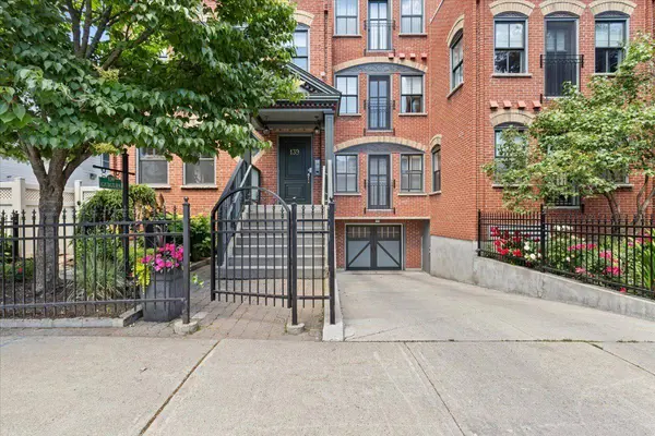 139 Guigues AVE #2, Lower Town - Sandy Hill, ON K1N 5J1