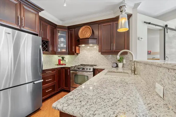 139 Guigues AVE #2, Lower Town - Sandy Hill, ON K1N 5J1