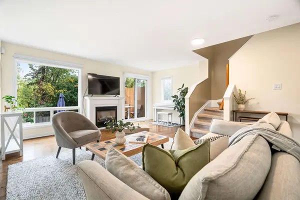2032 P AVE, Alta Vista And Area, ON K1G 6G7
