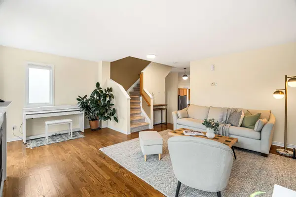 2032 P AVE, Alta Vista And Area, ON K1G 6G7