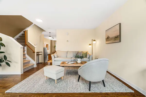 2032 P AVE, Alta Vista And Area, ON K1G 6G7