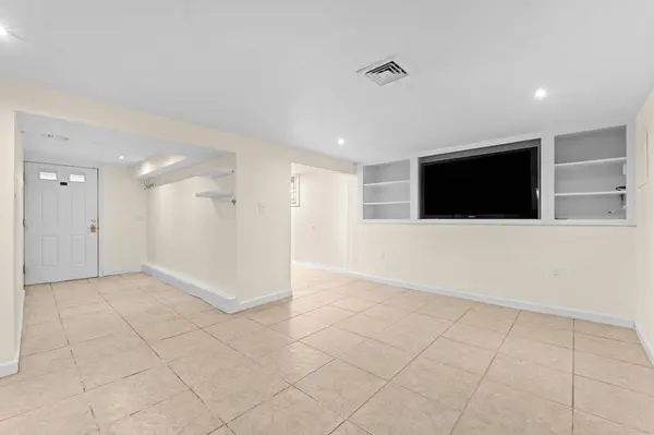 48 Trapelo St #B, Boston, MA 02135