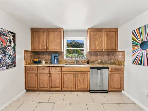 1525 56TH ST S, Gulfport, FL 33707