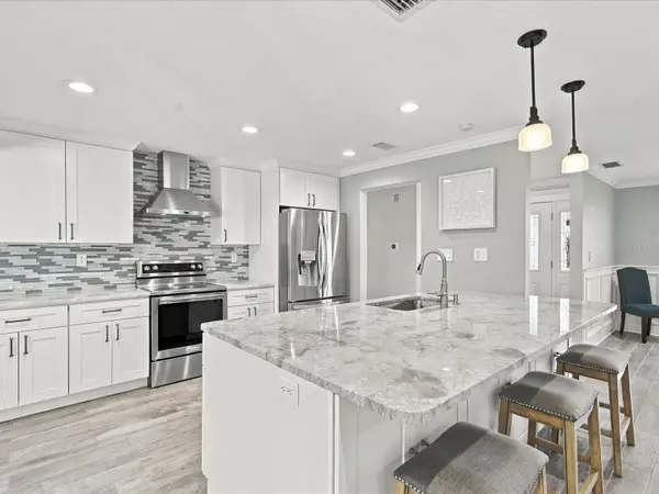 10469 IMPERIAL POINT DR E, Largo, FL 33774