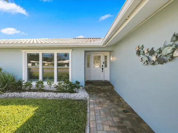 10469 IMPERIAL POINT DR E, Largo, FL 33774