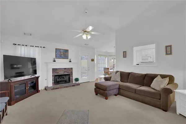 6185 Devonshire DR, Flowery Branch, GA 30542