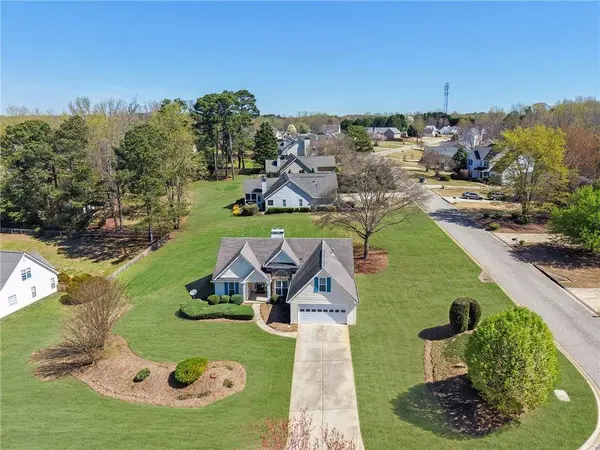 6185 Devonshire DR, Flowery Branch, GA 30542