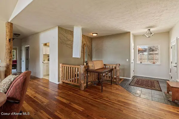 8919 E Challenge RD, Hayden, ID 83835