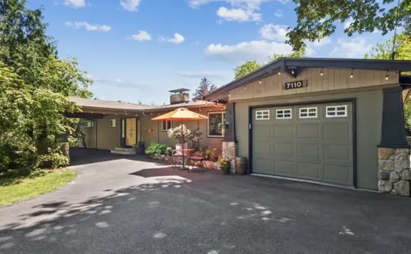7110 Southwest Stephens Lane, Portland, OR 97225