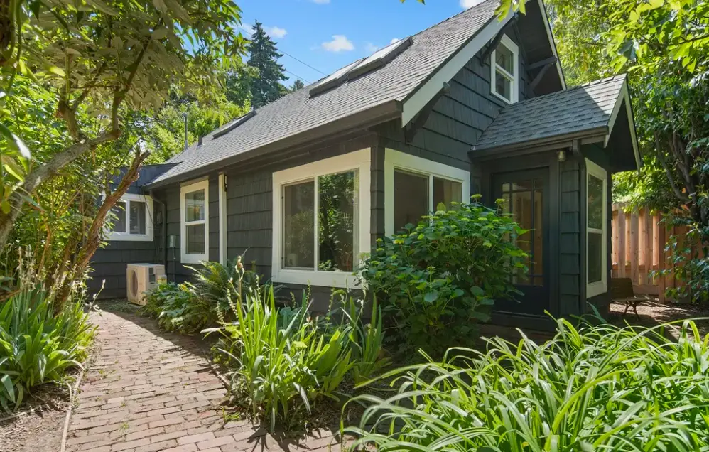 8626 Southeast 28th Place, Milwaukie, OR 97222