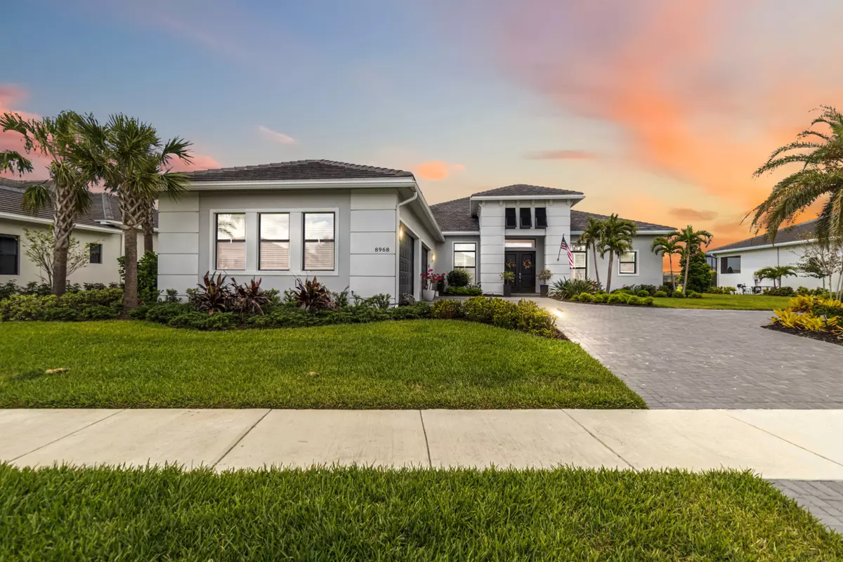 Sarasota, FL 34240,8968 Artisan Way