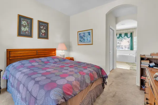 19106 Abercorn Place, Lutz, FL 33558