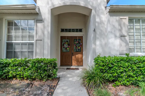 19106 Abercorn Place, Lutz, FL 33558