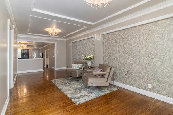 6449 Radford Avenue, Los Angeles, CA 91606