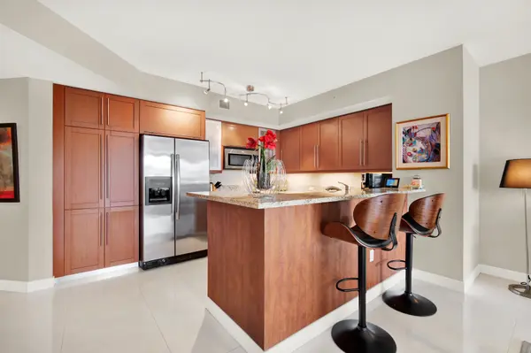 2831 N Ocean Blvd #308, Fort Lauderdale, FL 33308-7559