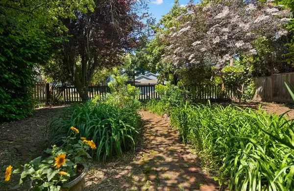 8626 Southeast 28th Place, Milwaukie, OR 97222