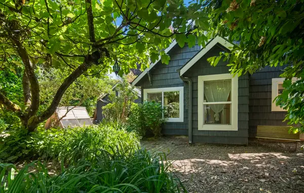 8626 Southeast 28th Place, Milwaukie, OR 97222