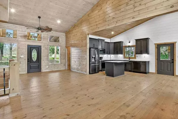 288 Windy VLY, Blue Ridge, GA 30513