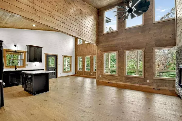 288 Windy VLY, Blue Ridge, GA 30513