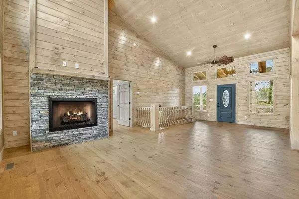 288 Windy VLY, Blue Ridge, GA 30513