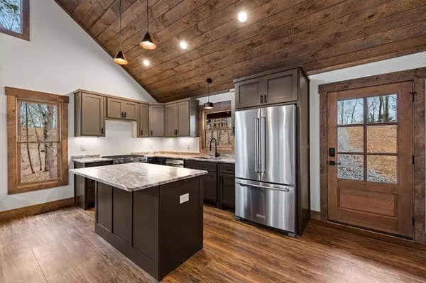 2393 Ada ST, Blue Ridge, GA 30513