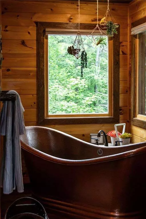 9 Quail Hollow LN, Blue Ridge, GA 30513