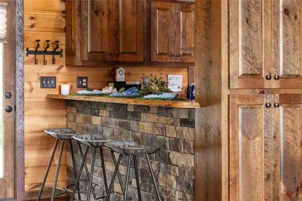 9 Quail Hollow LN, Blue Ridge, GA 30513