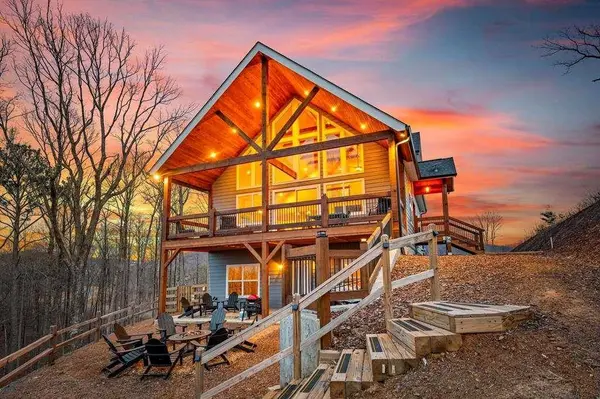 1016 Twisted Oak RD, Talking Rock, GA 30175