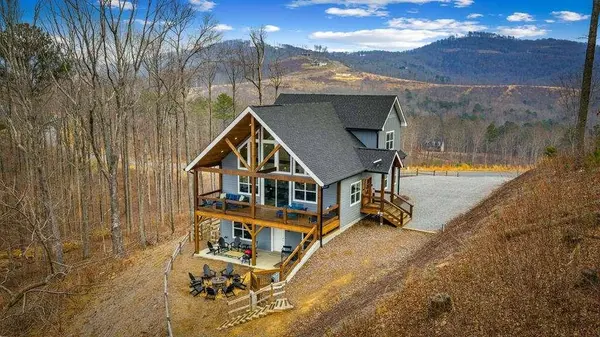 1016 Twisted Oak RD, Talking Rock, GA 30175