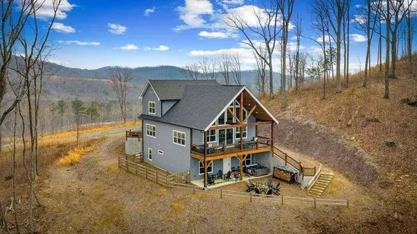 1016 Twisted Oak RD, Talking Rock, GA 30175