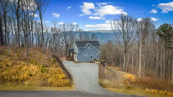 1016 Twisted Oak RD, Talking Rock, GA 30175