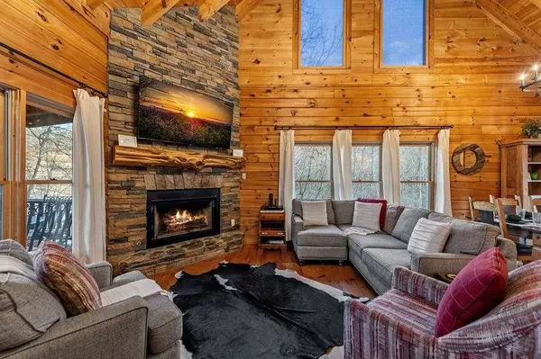 76 Fish Trap RD, Blue Ridge, GA 30513