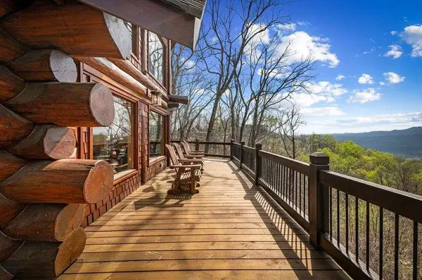 602 Overlook DR, Blue Ridge, GA 30513