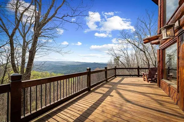 602 Overlook DR, Blue Ridge, GA 30513