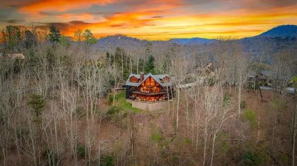 602 Overlook DR, Blue Ridge, GA 30513