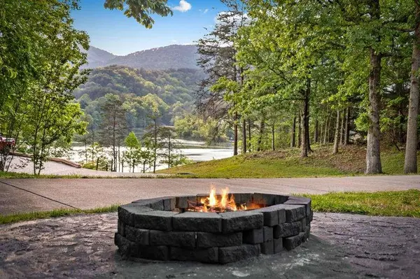 100 Lakeview DR, Turtletown, TN 37391