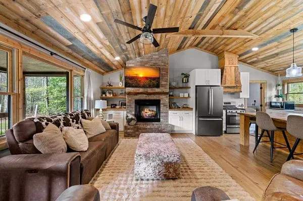 384 Maxwell RD, Blue Ridge, GA 30513