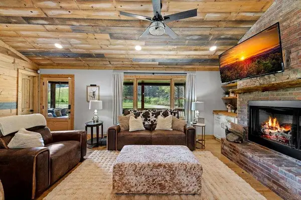 384 Maxwell RD, Blue Ridge, GA 30513