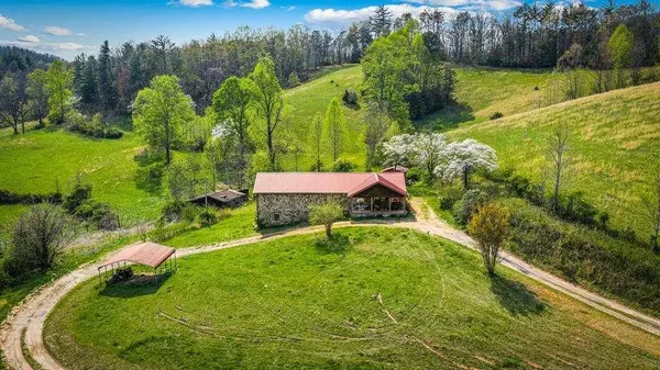 384 Maxwell RD, Blue Ridge, GA 30513