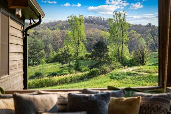 384 Maxwell RD, Blue Ridge, GA 30513