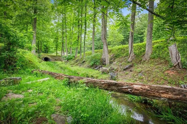 1898 Kimsey Dairy RD, Turtletown, TN 37391