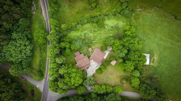 1898 Kimsey Dairy RD, Turtletown, TN 37391