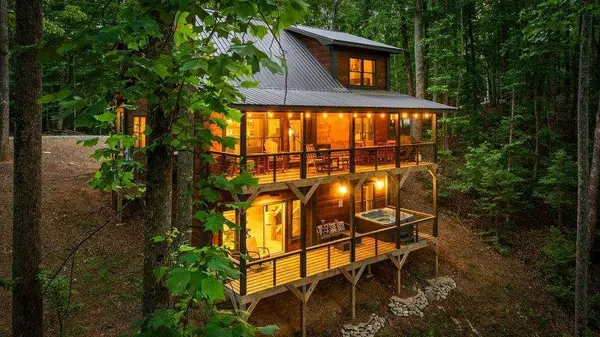 391 Little Bushy Head RD, Blue Ridge, GA 30513