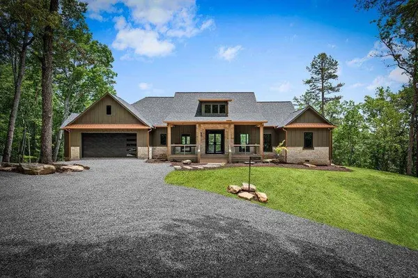 62 Tiffany LN, Mineral Bluff, GA 30559
